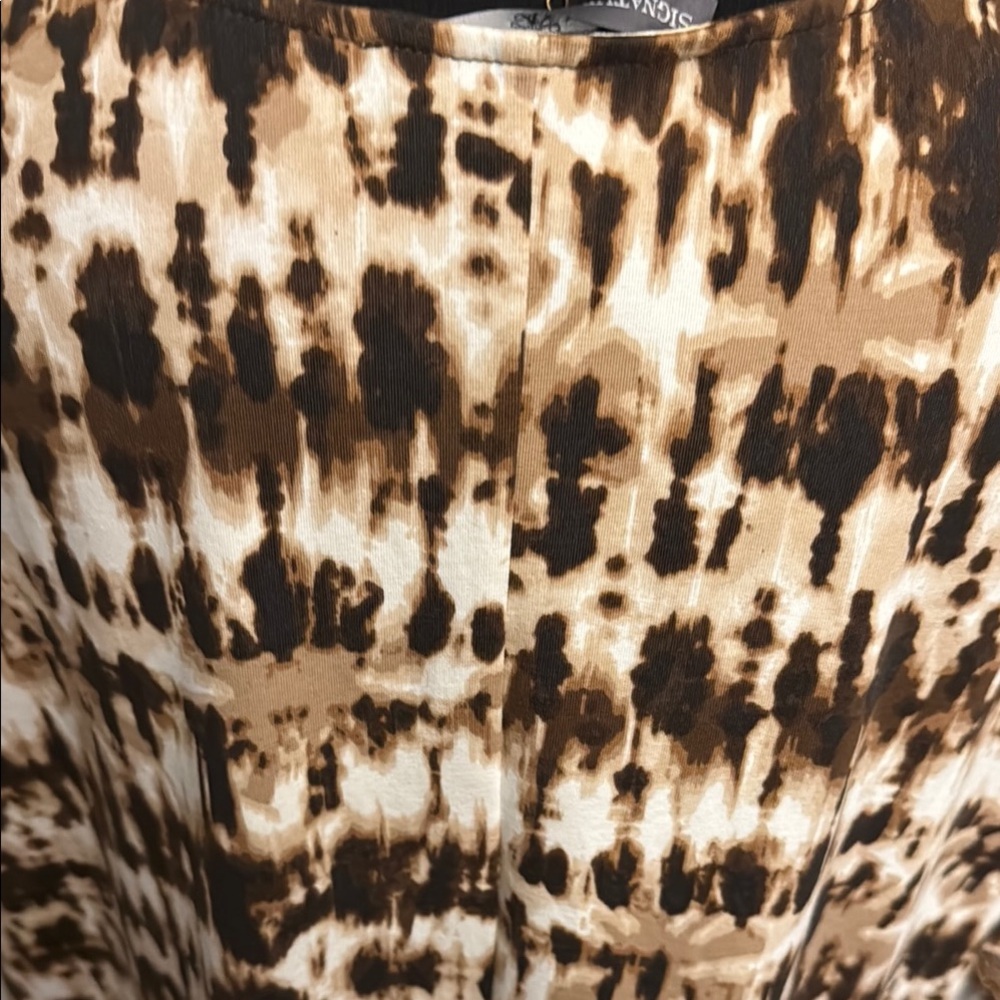 Elegant Brown Patterned Dress - Picture 9 of 9